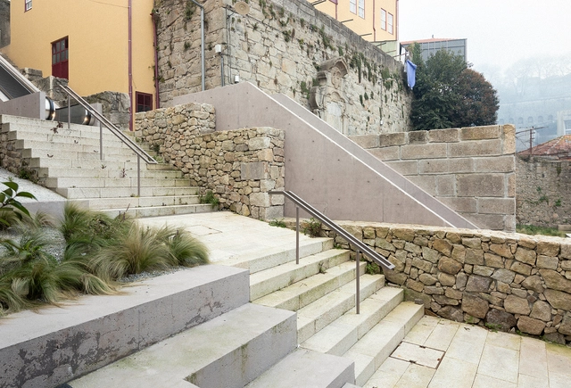 Escadas do Monte dos Judeus / Pablo Pita Arquitectos + depA architects - Fotografia de Exterior, Transporte, Escada, Fachada
