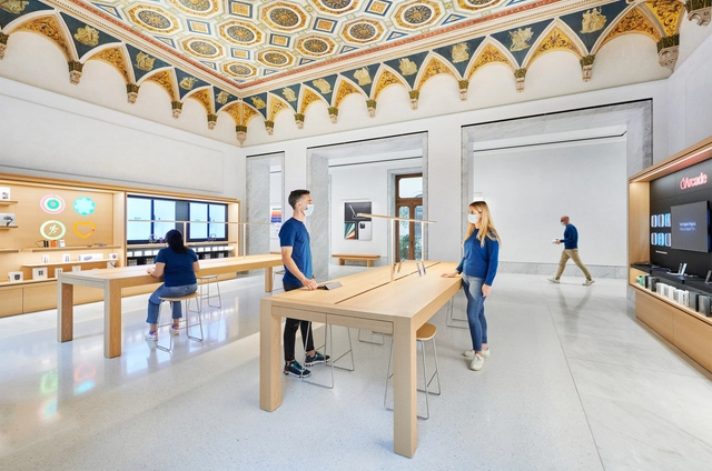 Foster + Partners convierte un antiguo Palazzo en una nueva Tienda Apple en Roma - Imagen Principal