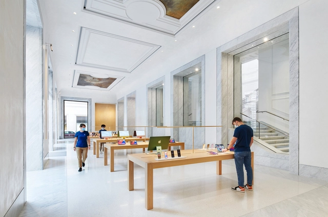 Apple·罗马科尔索大道旗舰店  / Foster + Partners - 室内图, 零售室内设计, 厨房