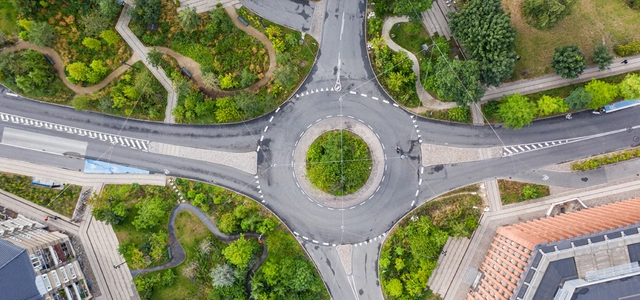 Urban Heat Islands Are Increasingly Dangerous, But Planners and Designers Have Solutions - Featured Image