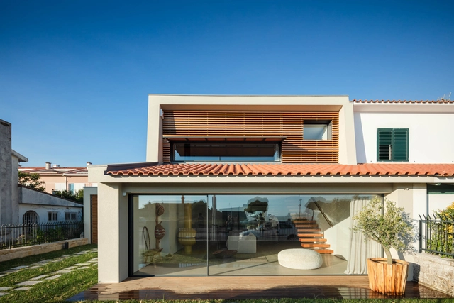Casa da Marginal / PF Architecture Studio - Fotografia de Exterior, Ampliação, Jardim, Fachada, Balcão, Cadeira, Mesa