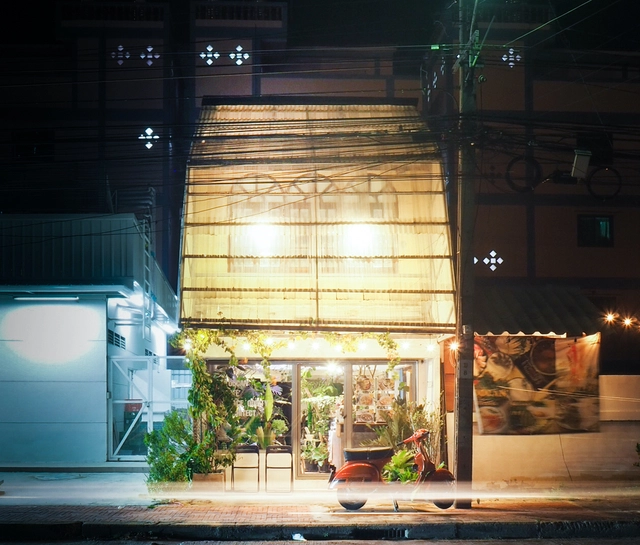 Too Can Cafe / SOAR (space oddity architect) - Interior Photography, Cowork Interiors, Facade