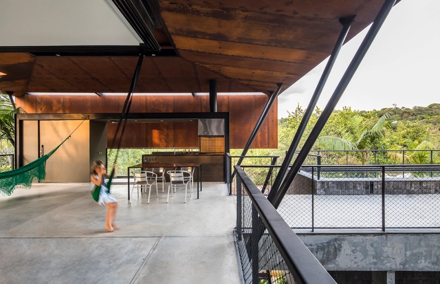 Projetando na "periferia do Brasil": entrevista com Laurent Troost - Imagem de Destaque