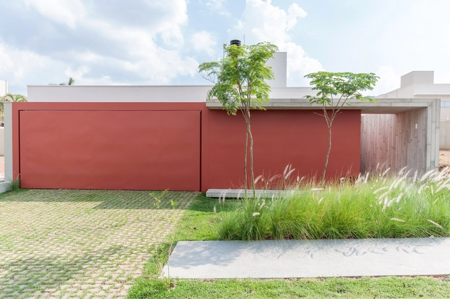 Casa HV / Studio Luiz Veneziano de Arquitetura - Fotografia de Exterior, Casas, Jardim, Cerca, Fachada