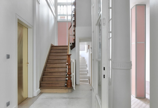 杰拉德元帅大街的5间工作室 / Eagles of Architecture - 室内图, 共享办公室室内设计, 楼梯, 门, 扶手