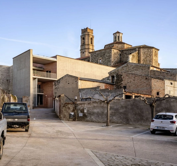 Bodegas Clos Pachem / HARQUITECTES - Fotografía exterior, Viña, Fachada, Arco