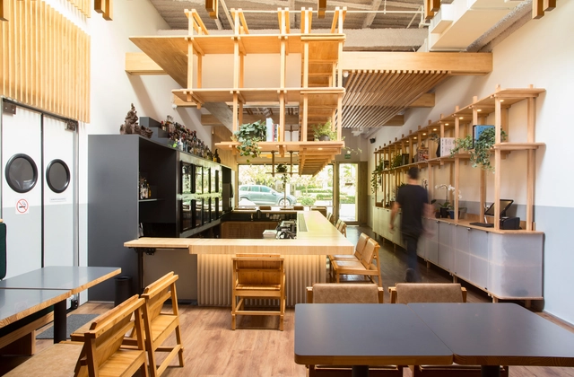 Restaurante Kotori / Coletivo de Arquitetos - Fotografia de Interiores, Restaurante, Cozinha, Viga, Mesa, Cadeira, Bancada