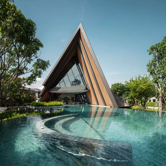 Burasiri Pattanakarn Clubhouse / Baiyah Studio  - Exterior Photography, Wellness Interiors