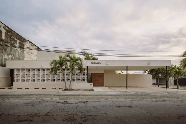 Notaria 14 / Arista Cero + Arquitecto Mauricio Diaz Peón  - Fotografía exterior, Reconversión, Fachada, Puerta