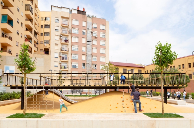 无限平面, 游乐场景观 / HDH arquitectos - 建筑图, 改造项目