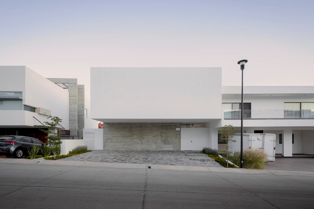 Bonsai House / Cotaparedes Arquitectos - Exterior Photography, Houses, Facade, Door