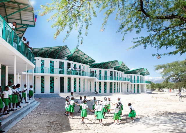 模块建造 , La Référence 学校 / Studio PHH Architects - 建筑图, 中小学校