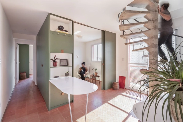 17 Projects With Colorful Cabinets and Built-in Furniture - Featured Image