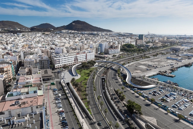 Pasarela Onda Atlántica / Onda Arquitectura + Checa Arquitectura - Fotografía exterior, Puente Peatonal, Urbano