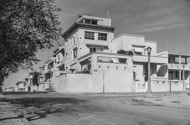 Clásicos de arquitectura: Casa de Julio Vilamajó  - Planos, Residencial, Fachada, Escaleras