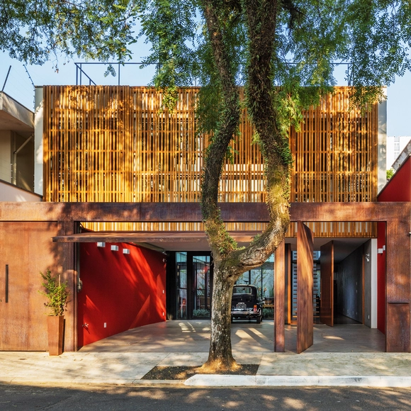 Casas brasileiras e sua relação com a rua: 5 sobrados urbanos - Imagem de Destaque