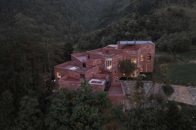 高山流水·松林里的红色石屋 / 素建筑 - 建筑图, 酒店