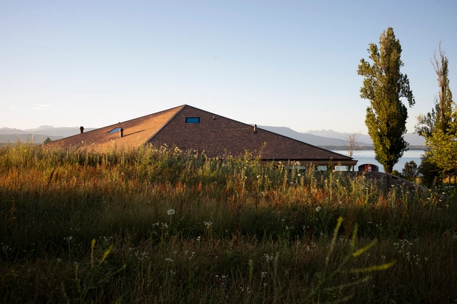 第五立面中的光影空间，湖畔住宅 / FdMP Architectes - 建筑图, 独立住宅