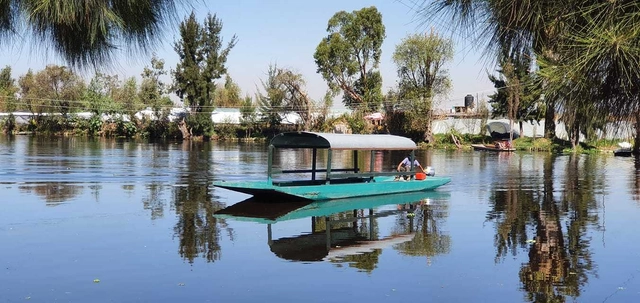 Sobre la importancia del agua y la labor de chinampas en Xochimilco, Ciudad de México - Imagen Principal