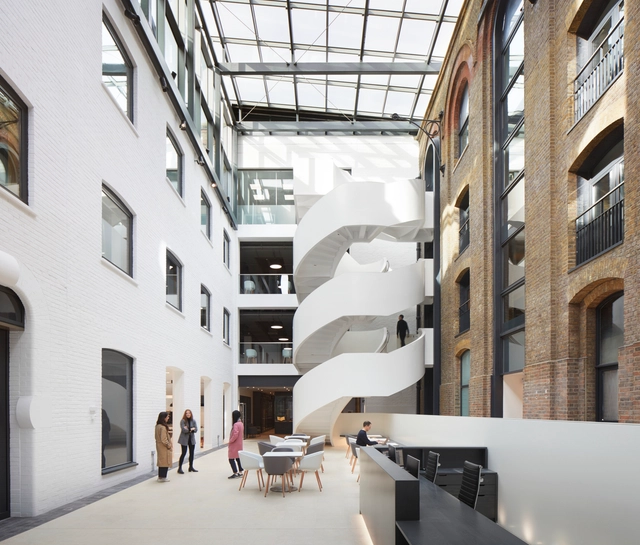 皇家妇产科学院 / Bennetts Associates - 室内图, 诊所, 表皮