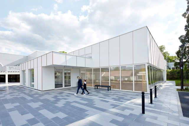 法国纤维混凝土体育馆  / Lemoal Lemoal Architectes - 建筑图, 体育建筑室内, 表皮