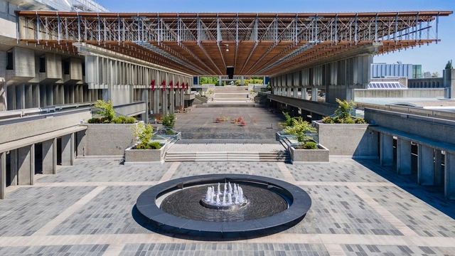 Burnaby Campus Plaza Renewal / PUBLIC Architecture + Communication   - Exterior Photography, University
