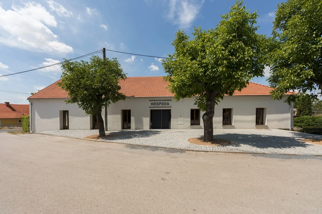 House with a Pub / BOD Architekti - Exterior Photography, Pub, Door