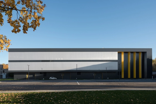Mosfilm Cinema Warehouse / APEX Project Bureau - Exterior Photography, Warehouse, Facade