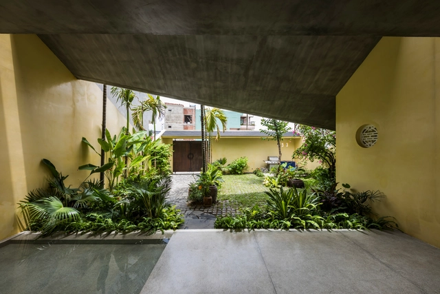 Nhà Tường Vàng House / 23o5Studio - Interior Photography, Houses