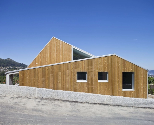 Vivenda unifamiliar en Mouteiras / LIQE arquitectura - Fotografía exterior, Casas, Fachada, Puerta