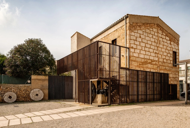 Reforma de la Farinera de Can Suau / Montis Sastre Arquitectura - Fotografía exterior, Reconversión, Fachada