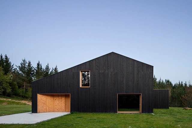 Caserío Azkarraga / BABELstudio + Bonadona Arquitectura - Fotografía exterior, Renovación, Fachada, Puerta