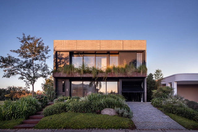 Casa F35 / Projetebem Arquitetura - Fotografia de Exterior, Casas, Jardim, Fachada, Porta