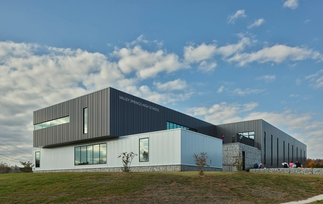 Escuela Valley Springs / modus studio - Fotografía exterior, Escuela Secundaria, Fachada