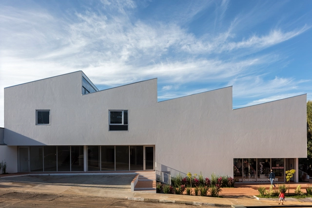 Centro Comercial CL / VAGA - Fotografía exterior, Servicios