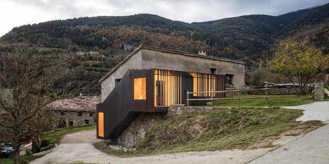 Escalera umbral / Comas-Pont arquitectes - Fotografía exterior, Otras Estructuras, Fachada