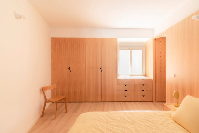 Casa PeKe / Jorge Díaz Estudio - Fotografía interior, Interiores De Apartamentos, Dormitorio, Puerta, Sillas, Camas