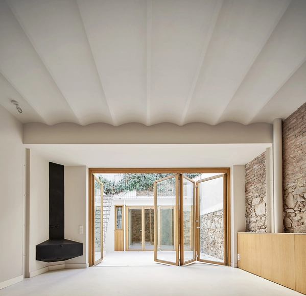 Casa Miquel / Septiembre Arquitectura - Fotografía interior, Decoración Y Ornamento, Dormitorio, Fijación Vigas, Fachada, Arco, Pilares