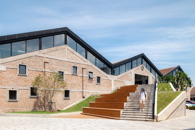 Jiuli Workspace Creative Industry Center / Architect+ Architectural Design Studio - Exterior Photography, Renovation, Stairs