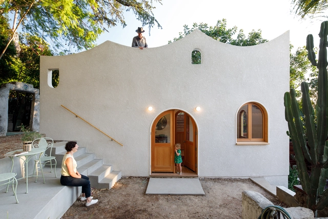 Casa Stiff Peaks / Byben & Skeens - Fotografía interior, Casas, Puerta, Fachada, Sillas