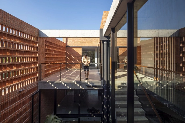 Casa tres³ / Meraki Arquitectura + Diseño - Fotografía exterior, Casas, Fachada, Barandas, Escaleras