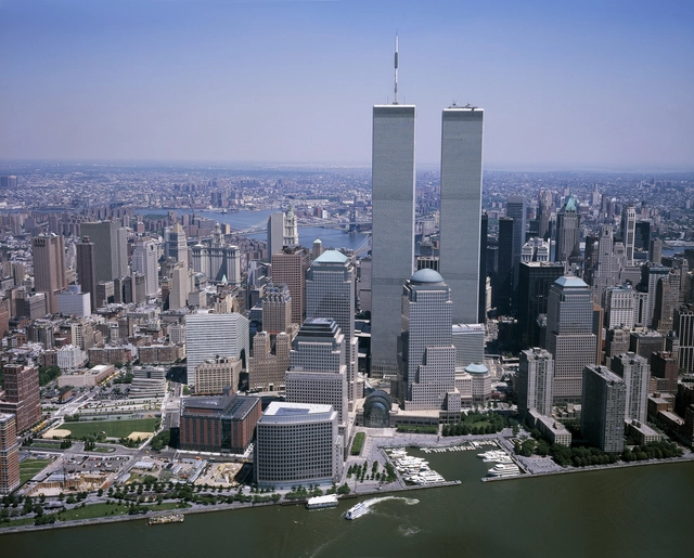 Arquitetura como símbolo de poder: 20 anos do 11 de setembro - Imagem de Destaque
