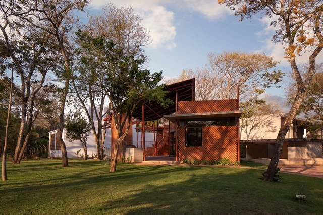 Extensión de vivienda Barrenechea  / Cafeina Design - Fotografía exterior, Ampliación, Jardín, Fachada