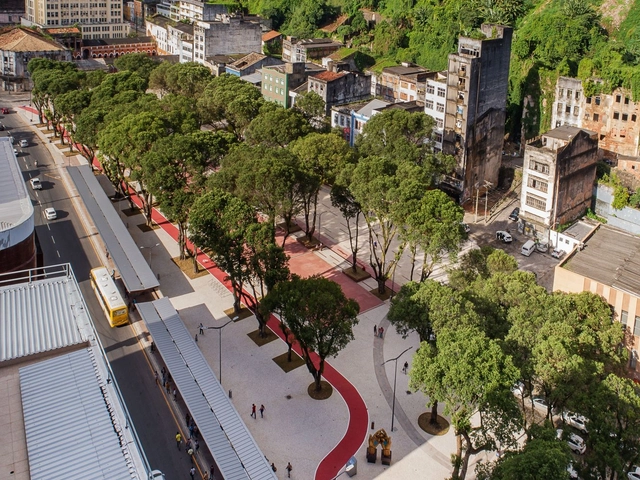 Rehabilitación urbana de la plaza Marechal Deodoro / Sotero Arquitetos - Fotografía exterior, Estación De Buses