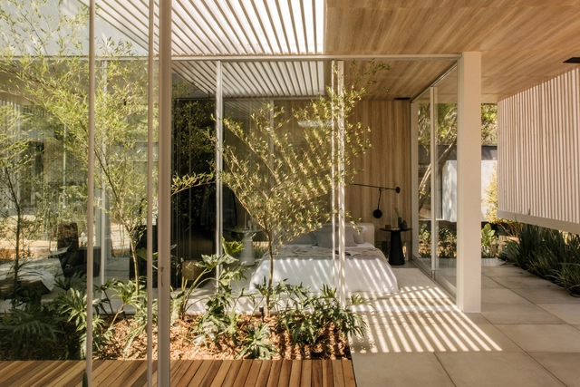 Casa da Serra / Piacesi Arquitetos Associados - Fotografia de Interiores, Casas, Pátio, Fachada, Porta, Cadeira