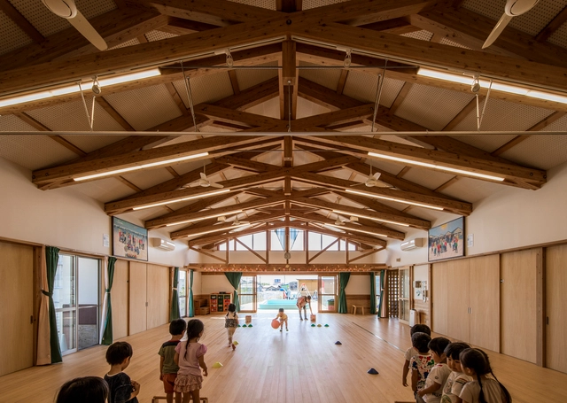 日立市花山认证儿童中心 / 三上建筑事务所 - 室内图, 幼儿园