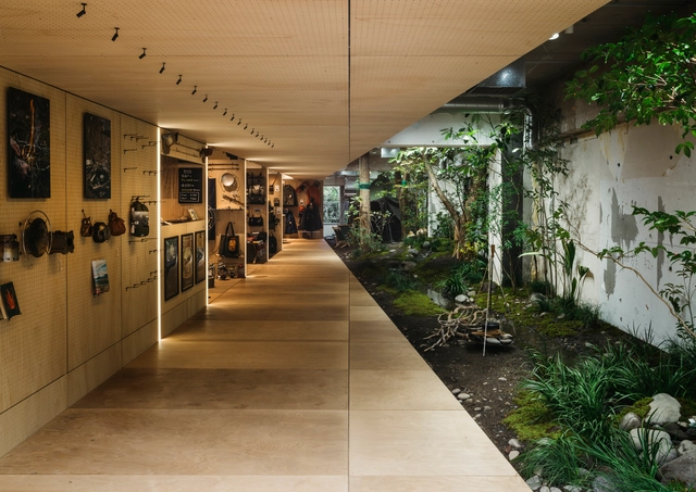 UPI Shop in Omotesando / Happenstance Collective [HaCo] - Interior Photography, Retail Interiors, Facade