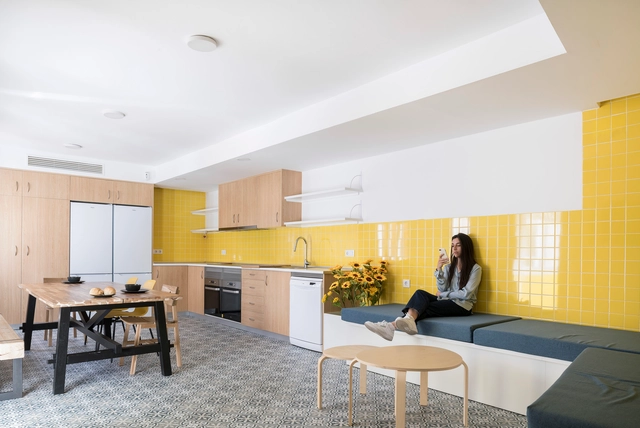 Residencia de estudiantes en Getafe / OOIIO Arquitectura - Fotografía interior, Decoración Y Ornamento, Cocina, Fachada, Mesas, Encimera