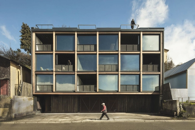 Edificio estación  / Ortuzar Gebauer Arquitectos - Fotografía exterior, Apartamentos