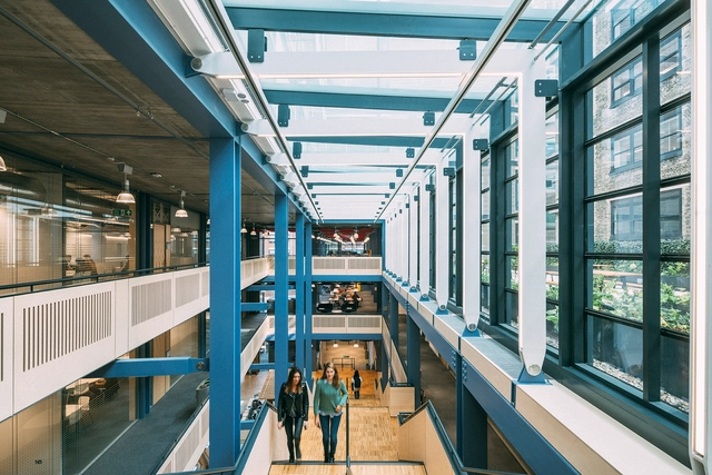 LSE Centre Building  / Rogers Stirk Harbour + Partners - Interior Photography, Educational Architecture, Stairs, Facade, Beam